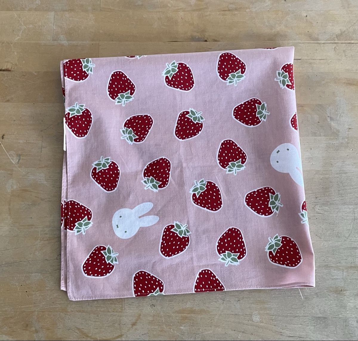 Tissus: Furoshiki Erdbeeren Muster aus Kamawanu – D'occasion à Zürich par joh_89d8