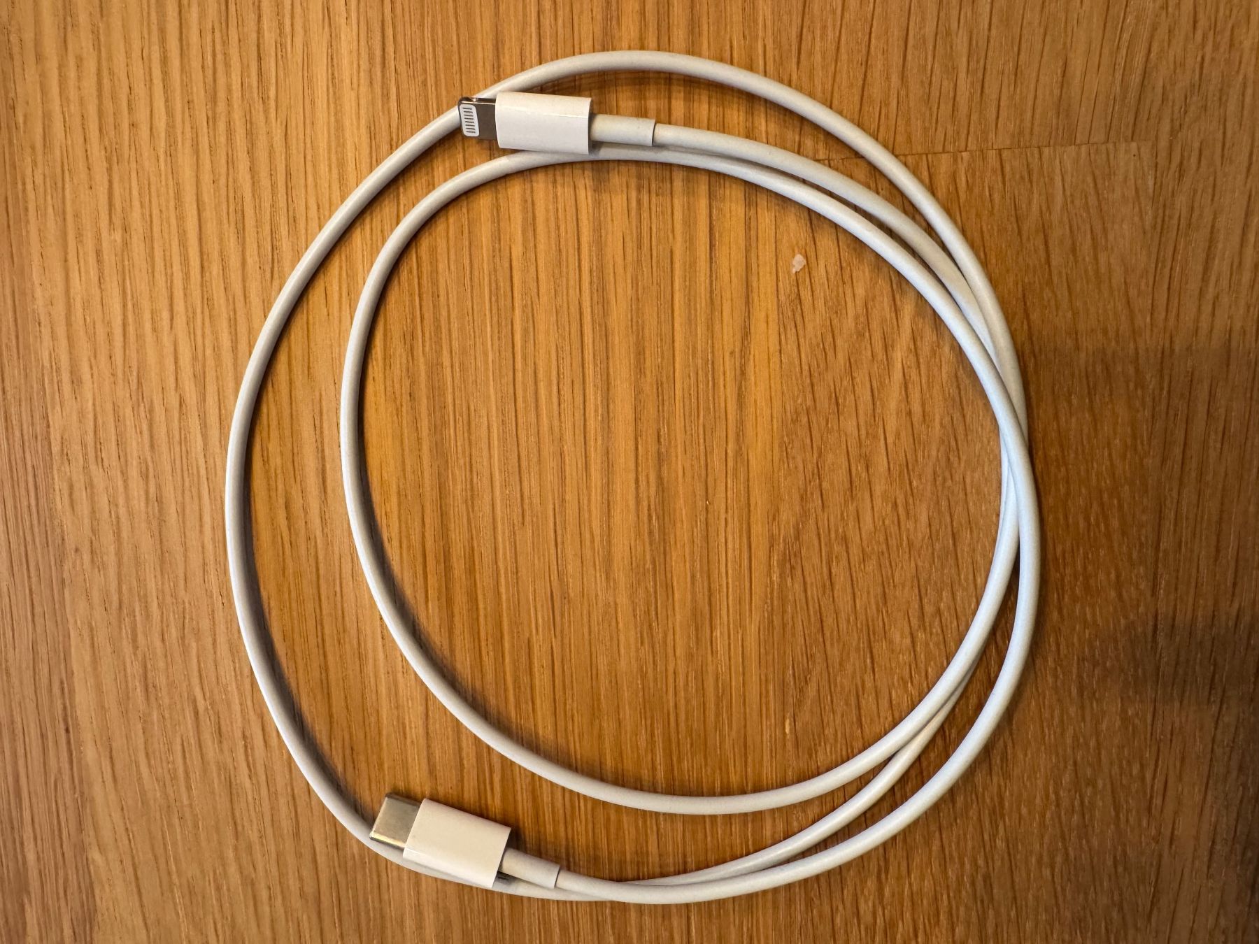 Apple Câbles: Apple Lightning auf USB-C Kabel 1m weiss – D'occasion à Wetzikon ZH par aeroturbo86