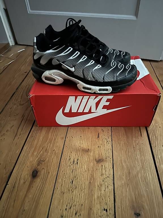 Scarpe da uomo: Nike Air Max plus black silver white – Usato da Kilchberg ZH venduto da bin_sq5j