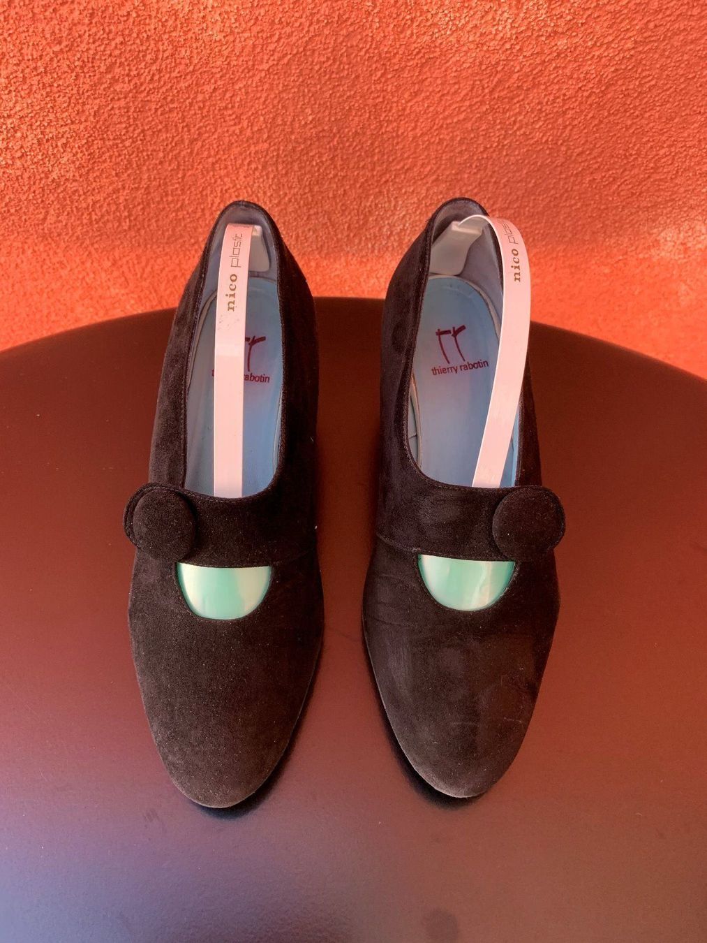 Scarpe da donna: THIERRY RABOTIN: Schwarze Wildleder-Pumps, 36,5 – Usato da Luzern venduto da paulablue 1