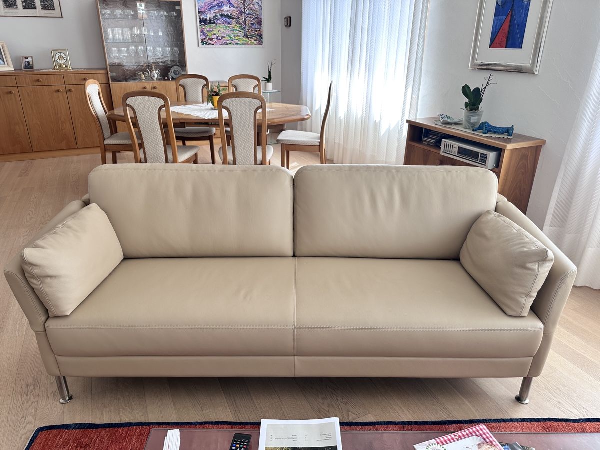 Sofas: Polstergruppe 2Sofas mit Hocker aus echtem Leder beige – Neu (gemäss Beschreibung) aus Rünenberg von nin_7qct 1