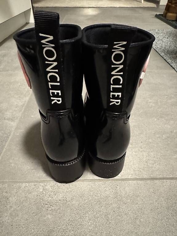 Moncler Scarpe da donna: Moncler Stiefel – Nuovo (secondo la descrizione) da Wittenbach venduto da janine37 2