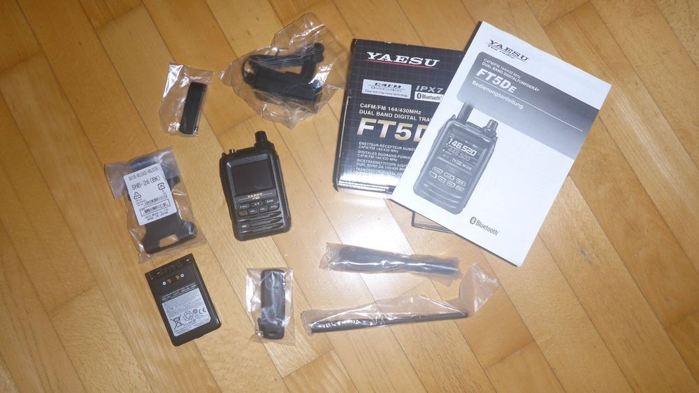 Yaesu FT-5D - NEU (Neu und originalverpackt) in Grosshöchstetten für ...