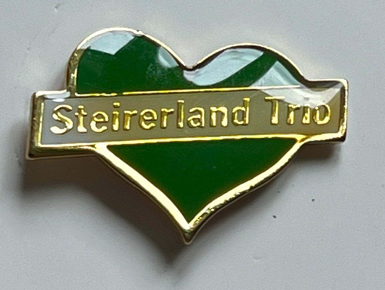 Placchette & Badge: Pin Steierland Trio Herz – Usato da Kriens venduto da TSCH1