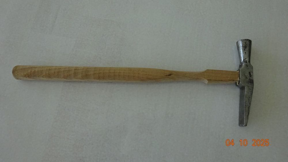 Ancien Marteau De Tapissier En Acier – Manche 29,5 Cm – Outil Vintage