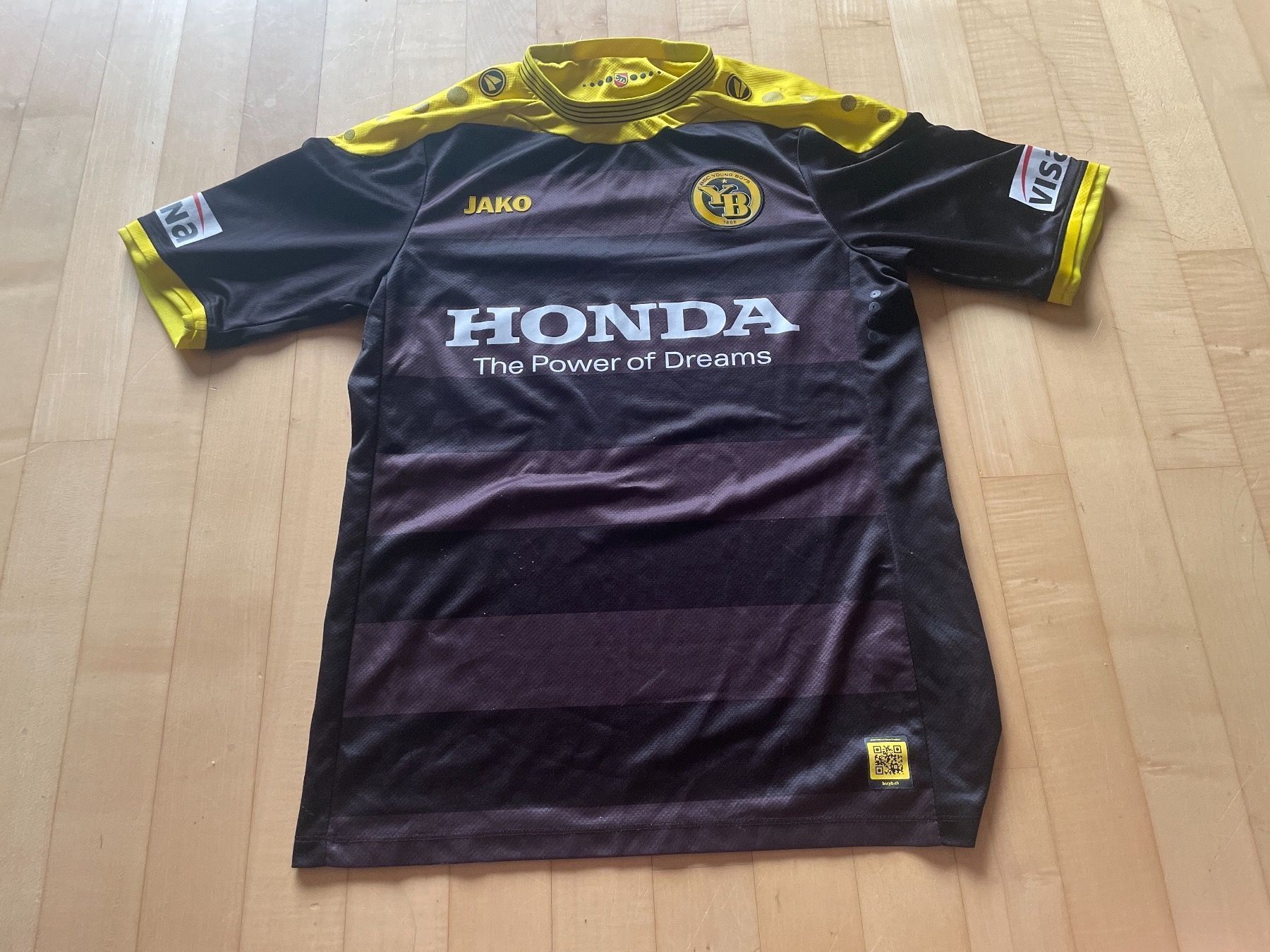 Young Boys Leibchen & Hosen: BSC Young Boys YB Trikot 2013/14 – Gebraucht aus Wallisellen von theadicts77