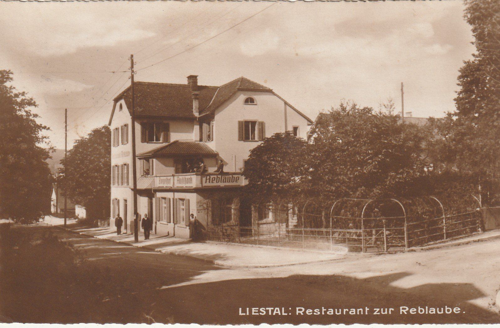 Ansichtskarten: Liestal Restaurant Reblaube belebt – Gebraucht aus Rorschacherberg von fratovi2