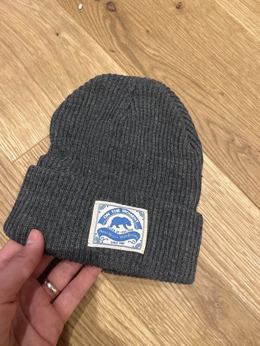 Altro in  Abbigliamento & Accessori: Graue Strickmütze Beanie Wintermütze – Nuovo e nell'imballaggio originale da Dotzigen venduto da White_Warrior