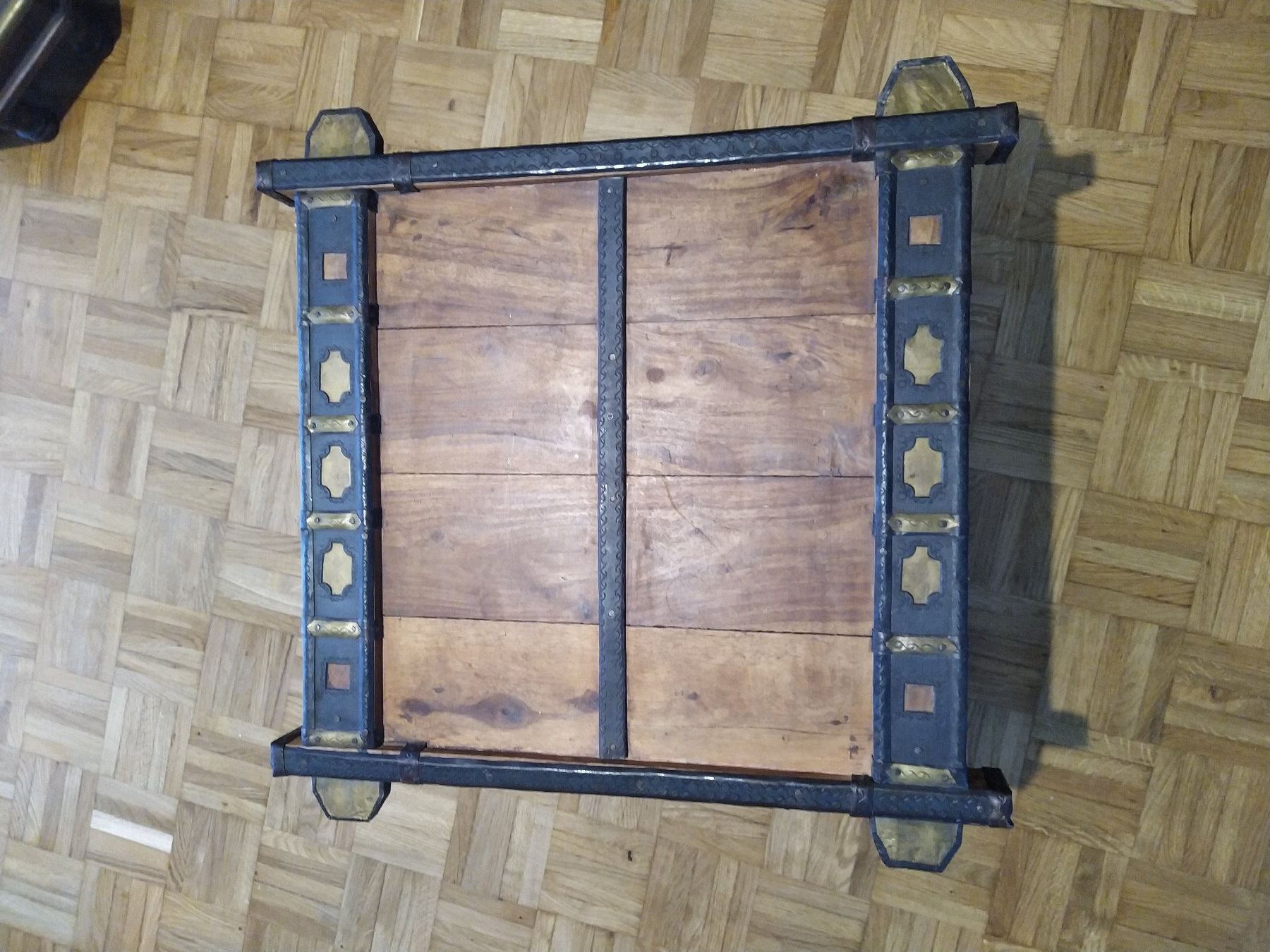 Tavoli: Table basse "charette à boeuf" style indien – Usato da Le Mont-sur-Lausanne venduto da Atelier_Rezart 2