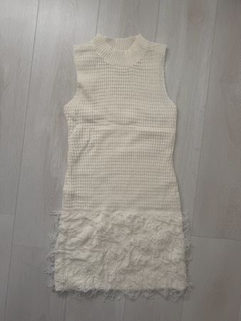 Strickkleid Creme Gr. 36, ärmellos, Fransen-Look, Sommerklei