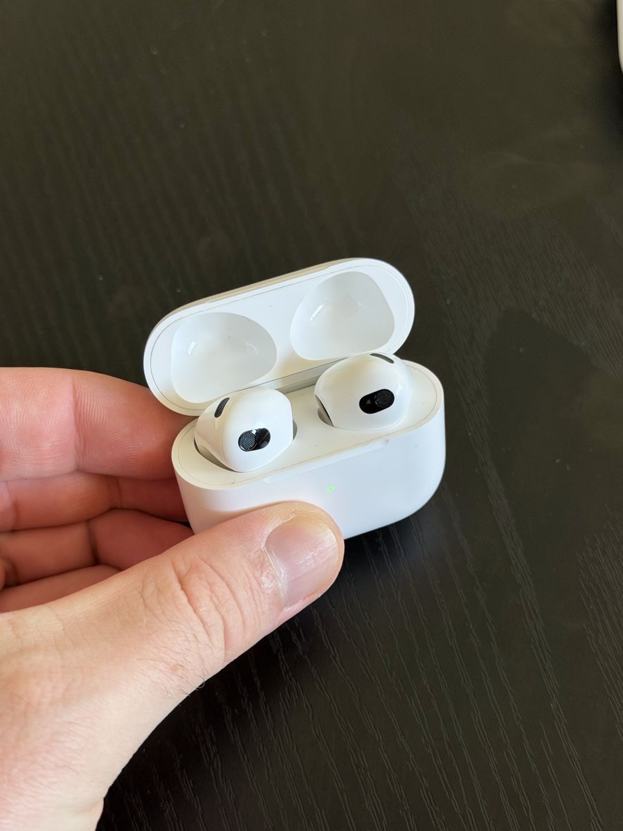 Apple Kopfhörer: AirPods 3 – Gebraucht aus Remetschwil von LuisN16 2