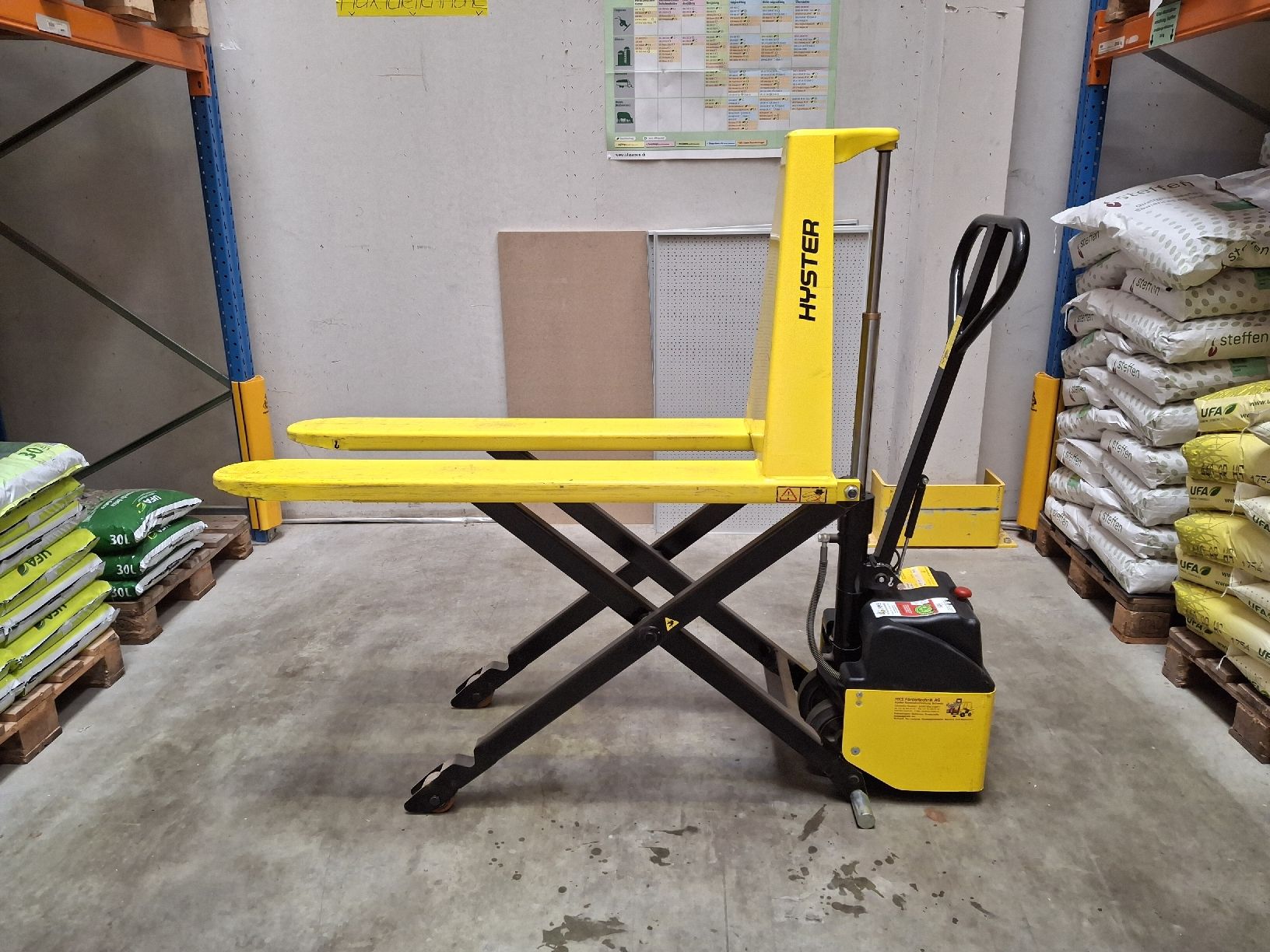 Carrelli elevatori e a forche: Scheren-Hubwagen – Usato da Walde AG venduto da franzine