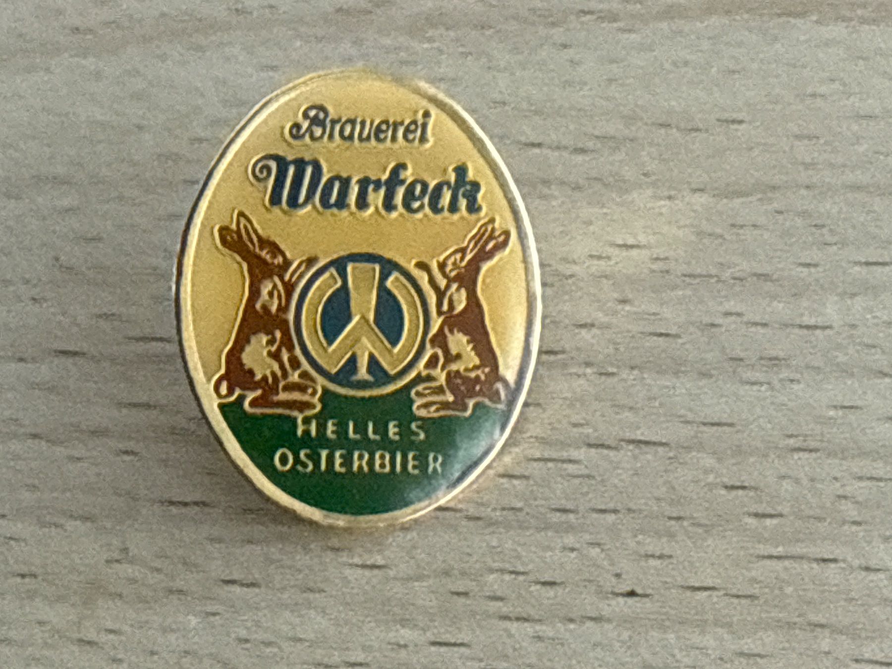 Plaketten & Abzeichen: Pin Brauerei Warteck Helles Osterbier – Gebraucht aus Glattbrugg von Schweigmatt