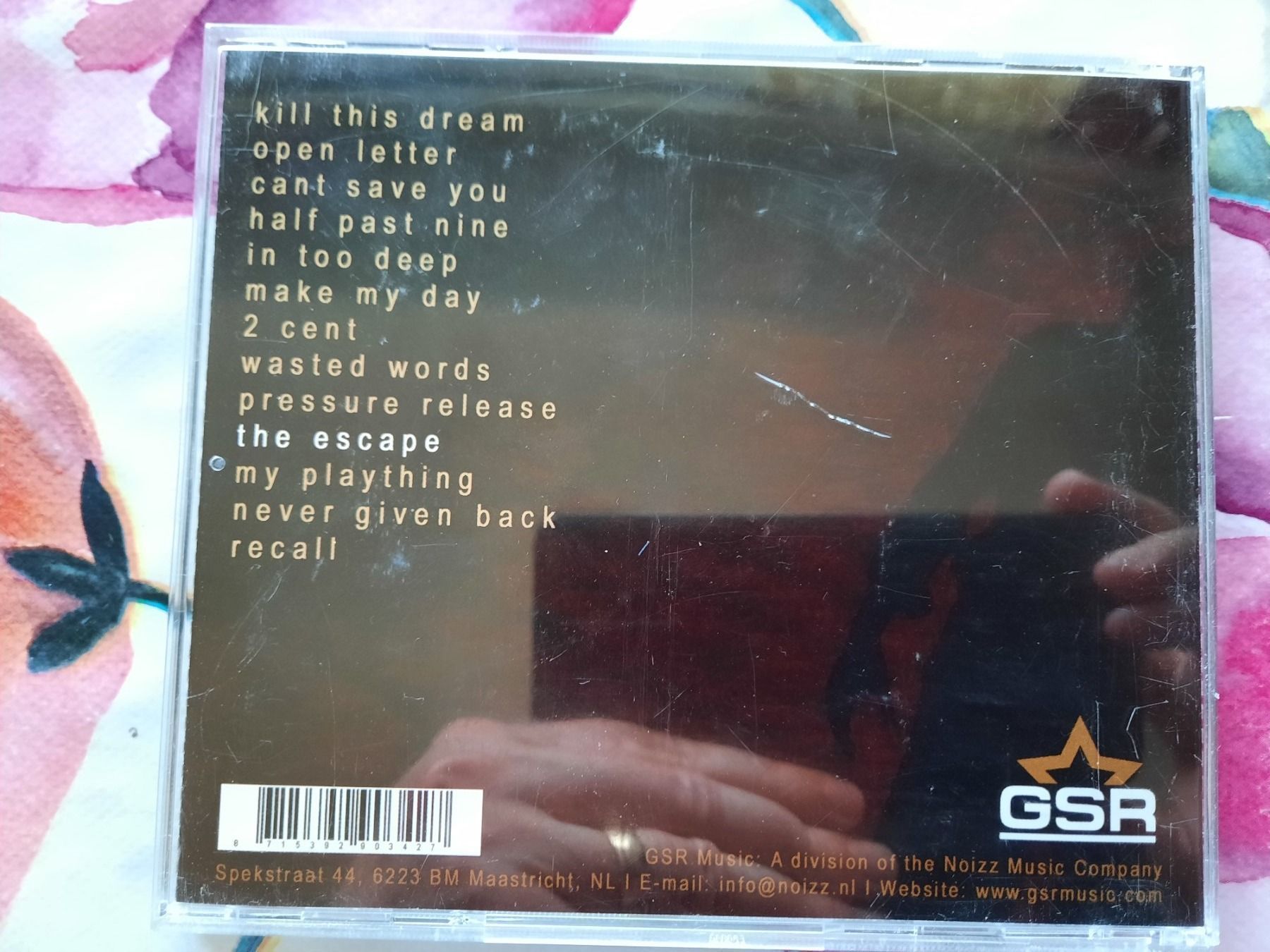 CD: CD - The Escape - Black friday 29 – Usato da Pully venduto da bro_n52j 2