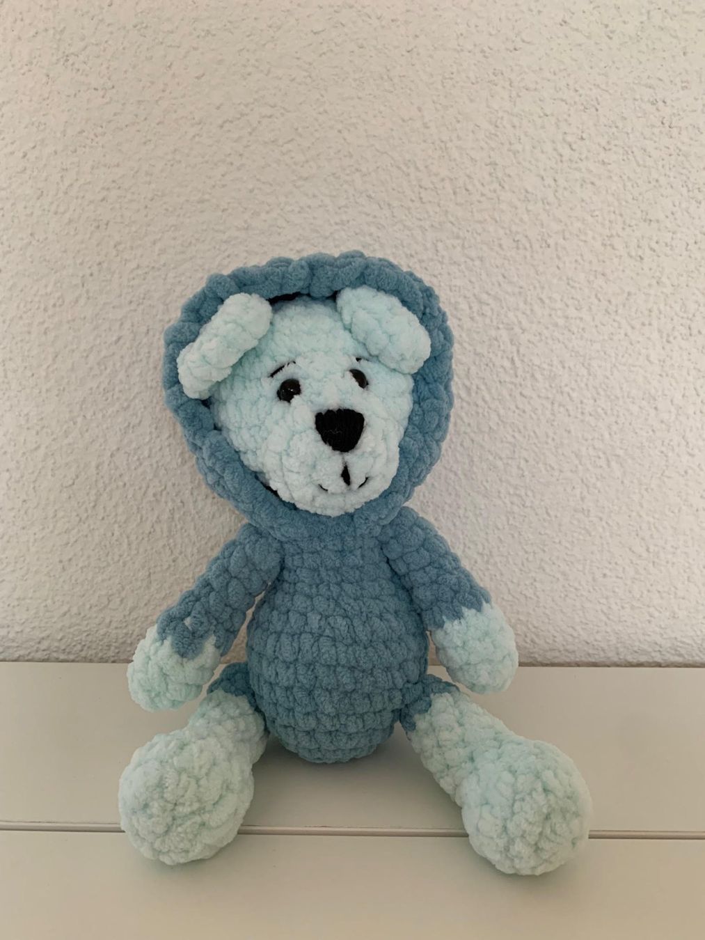 Bambole: Handgestrickter Teddybär mit Kapuzenpullover – Nuovo e nell'imballaggio originale da Basel venduto da Nermin00 4