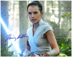 DAISY RIDLEY - *STAR WARS* handsigniert (20x25 cm) mit COA