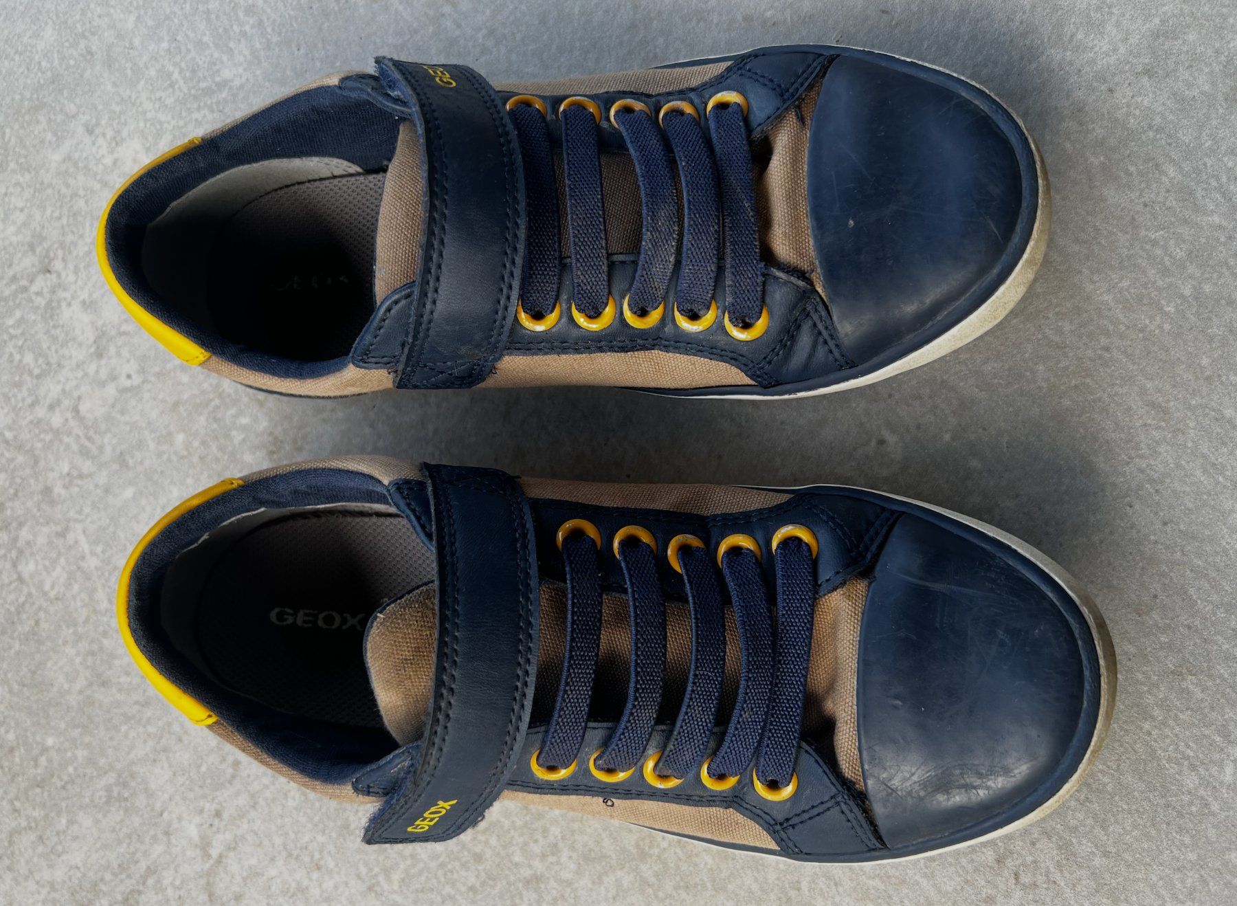 Geox Schuhe für Jungen: Geox GISLI BOY - Sneaker low Gr.35 – Gebraucht aus Zürich von meggimay 1