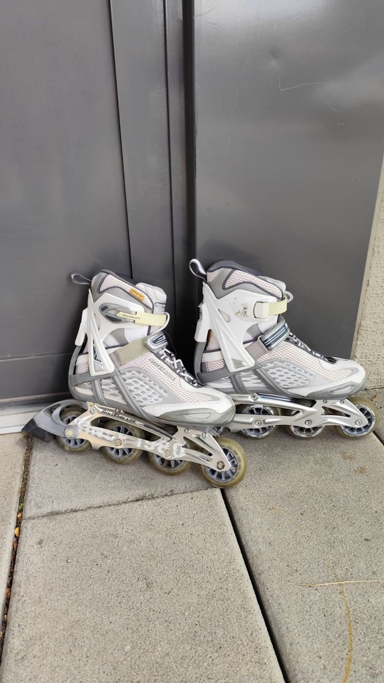 Pattini in linea & Pattini a rotelle: Rollerblades – Usato da Olten venduto da luc_c5z9 3