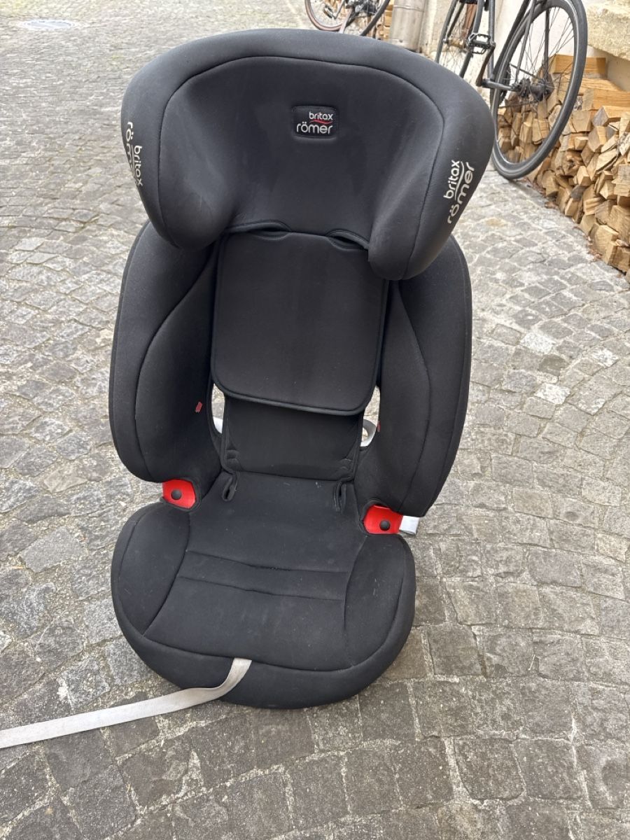Britax Römer Seggiolini per auto: Britax Römer Kindersitz Gruppe 2/3 – Usato da Biel/Bienne venduto da f-baumgartner
