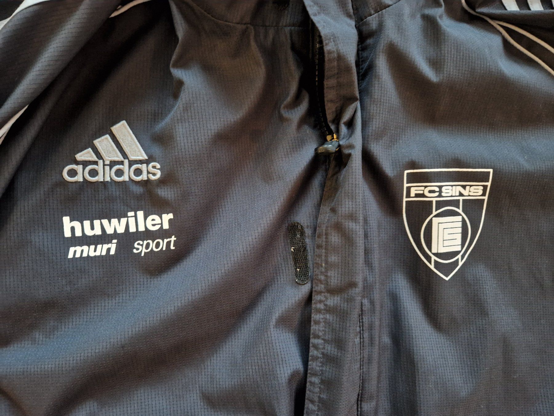 Adidas Jacken: Adidas Trainerjacke schwarz 44 /46 – Gebraucht aus MUEHLAU von ibo_5c7d 2