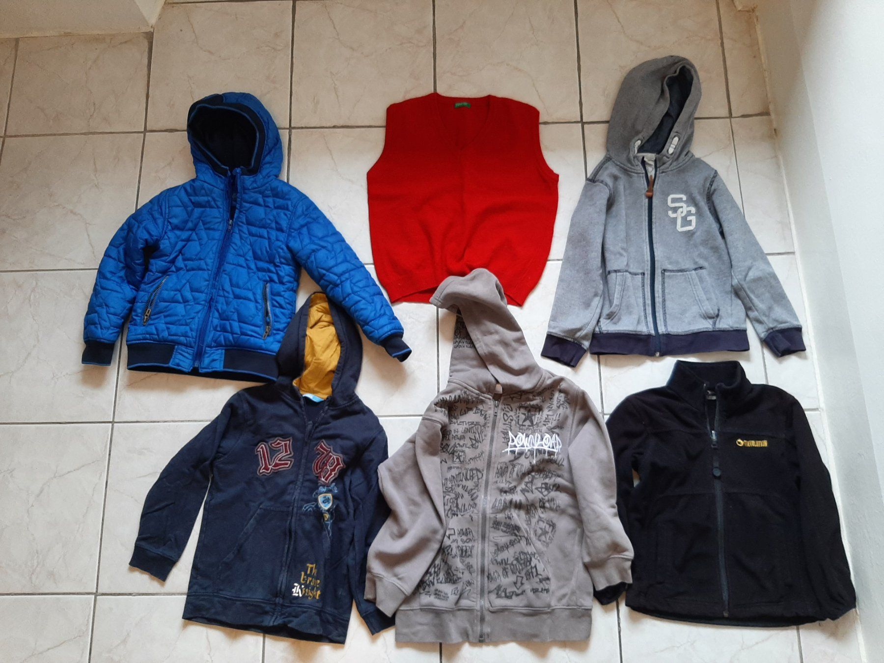 Lotti & Set di vestiti: Kleiderpaket gr 122 – Usato da Brissago venduto da lucabell 1