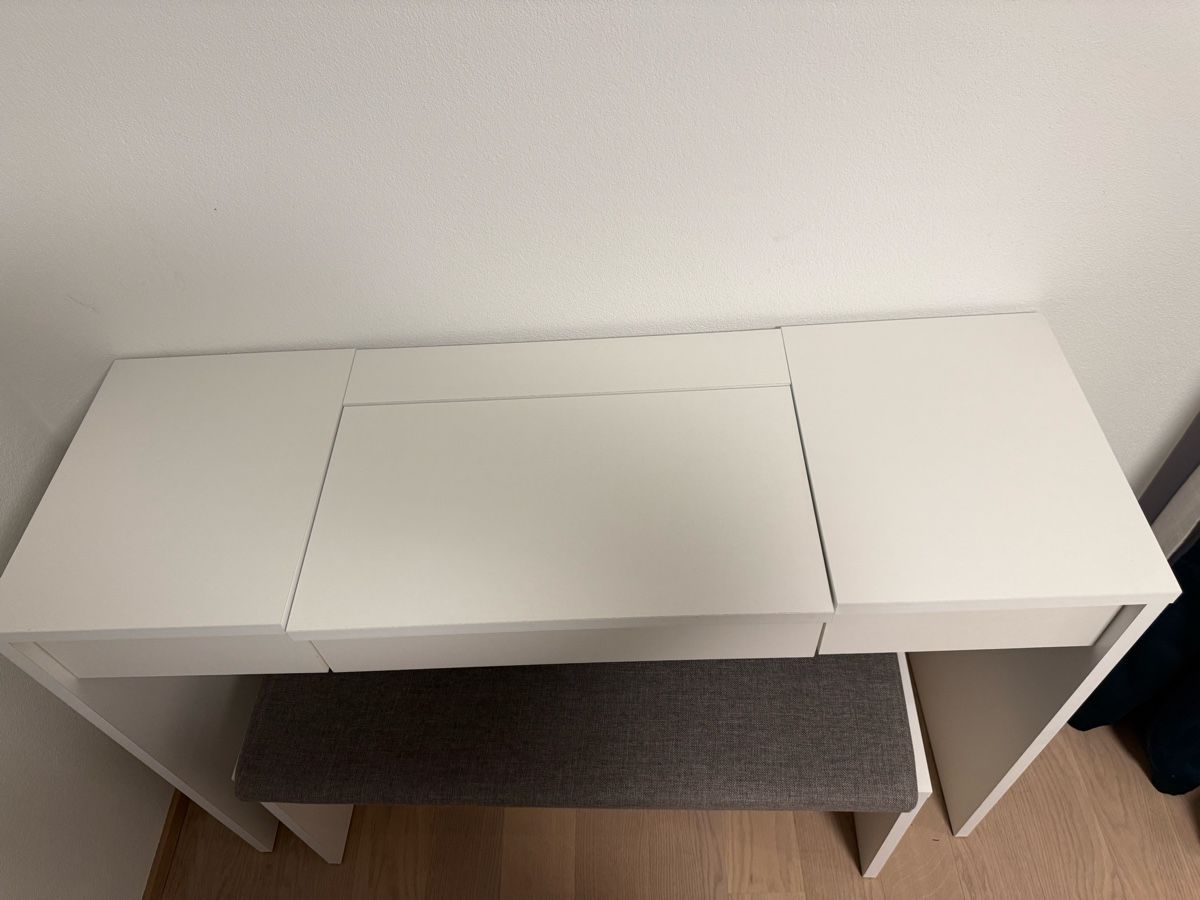 Schminktische: Dressing / makeup table with mirror and bench – Gebraucht aus Dietlikon von lot_rel 4