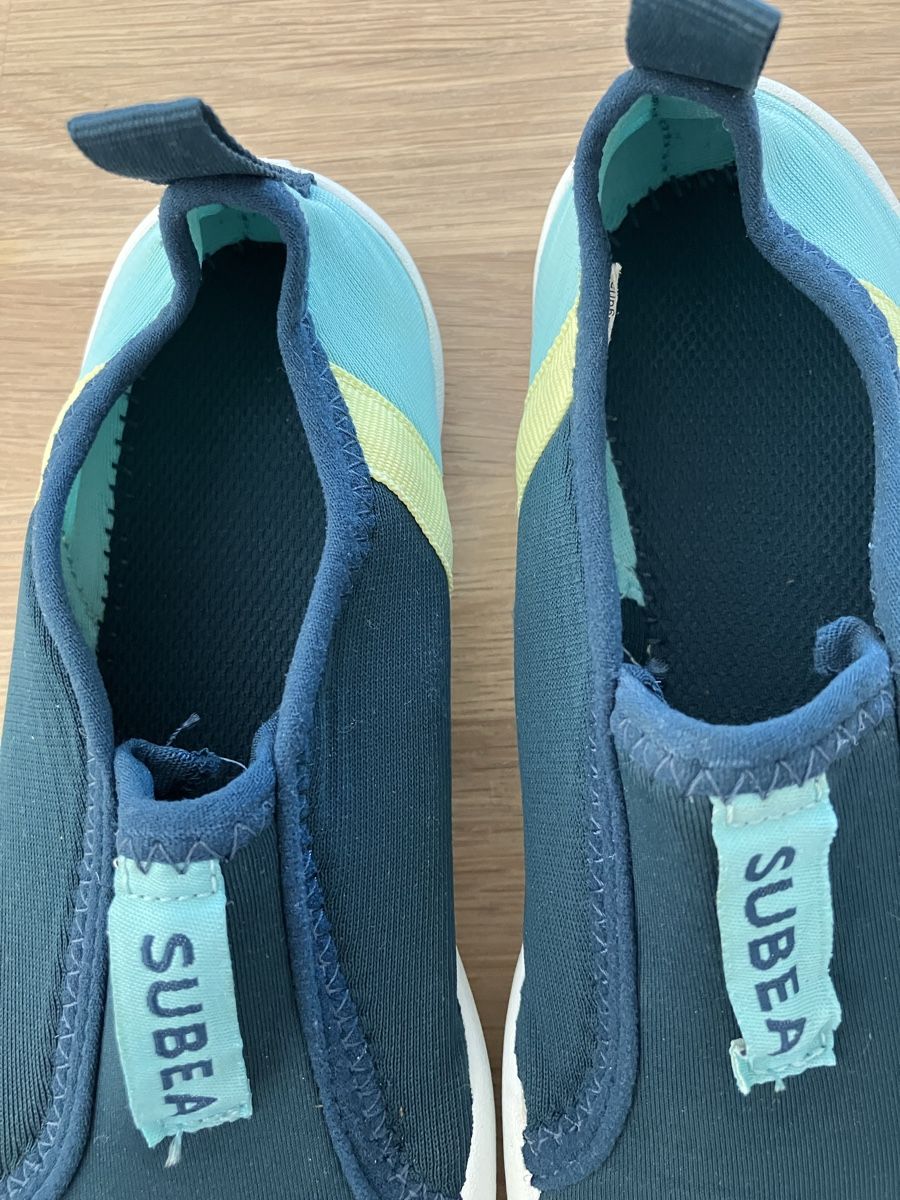 Decathlon Scarpe per ragazzi: Chaussons de plage Subéa, 34-35 – Usato da Epalinges venduto da Tosca20 1