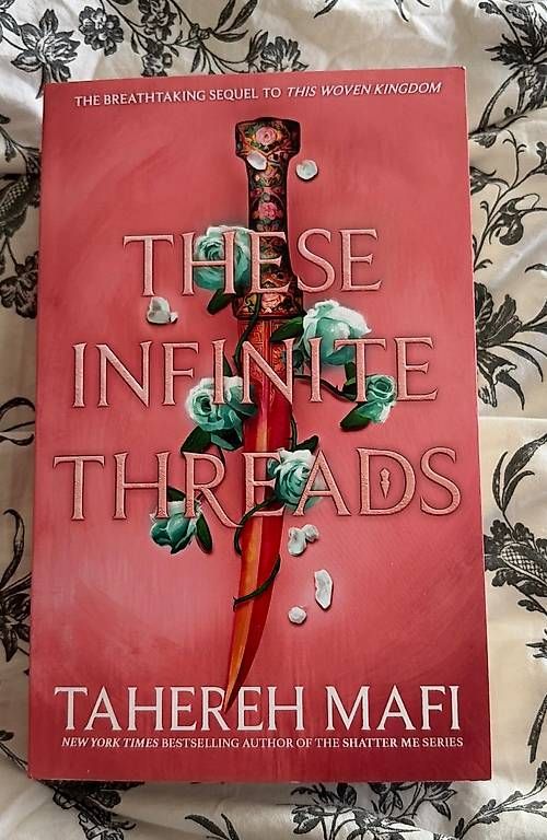 Bücher: These Infinite Threads – Neu und originalverpackt aus Glattpark(Opfikon) von aal_m5w5