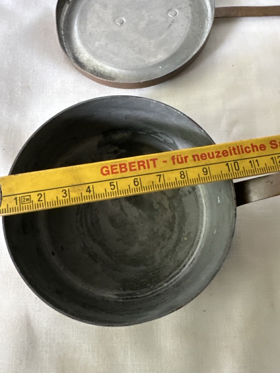 Padelle: Antike Kupferpfännchen mit Deckel, Durchmesser 10 cm – Usato da Zürich venduto da Chaeffeler 2