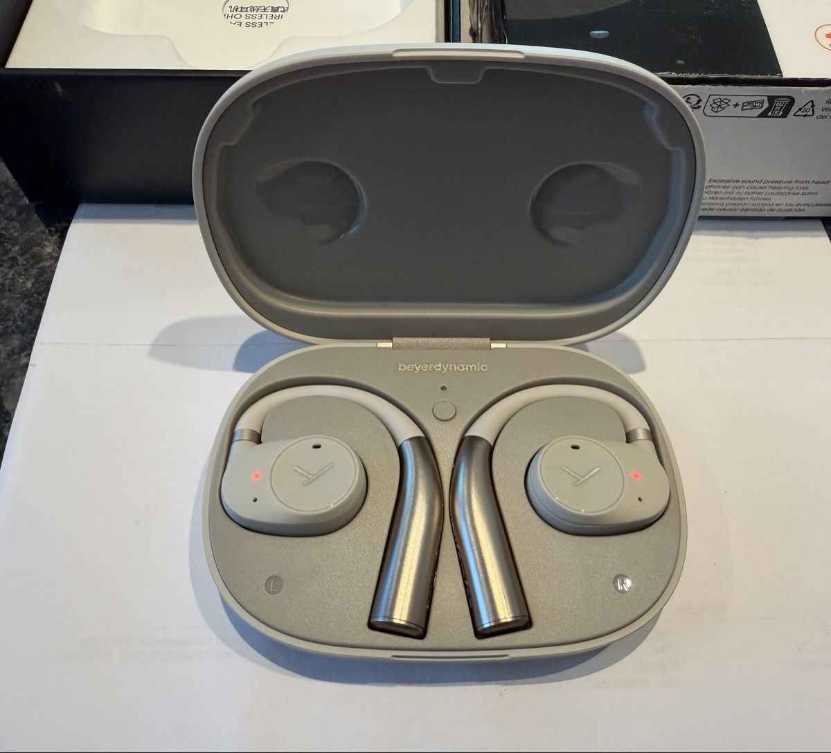 Beyerdynamic Cuffie: Beyerdynamic Verio 200 Écouteurs sans fil – Usato da Le Mouret venduto da Linke 4