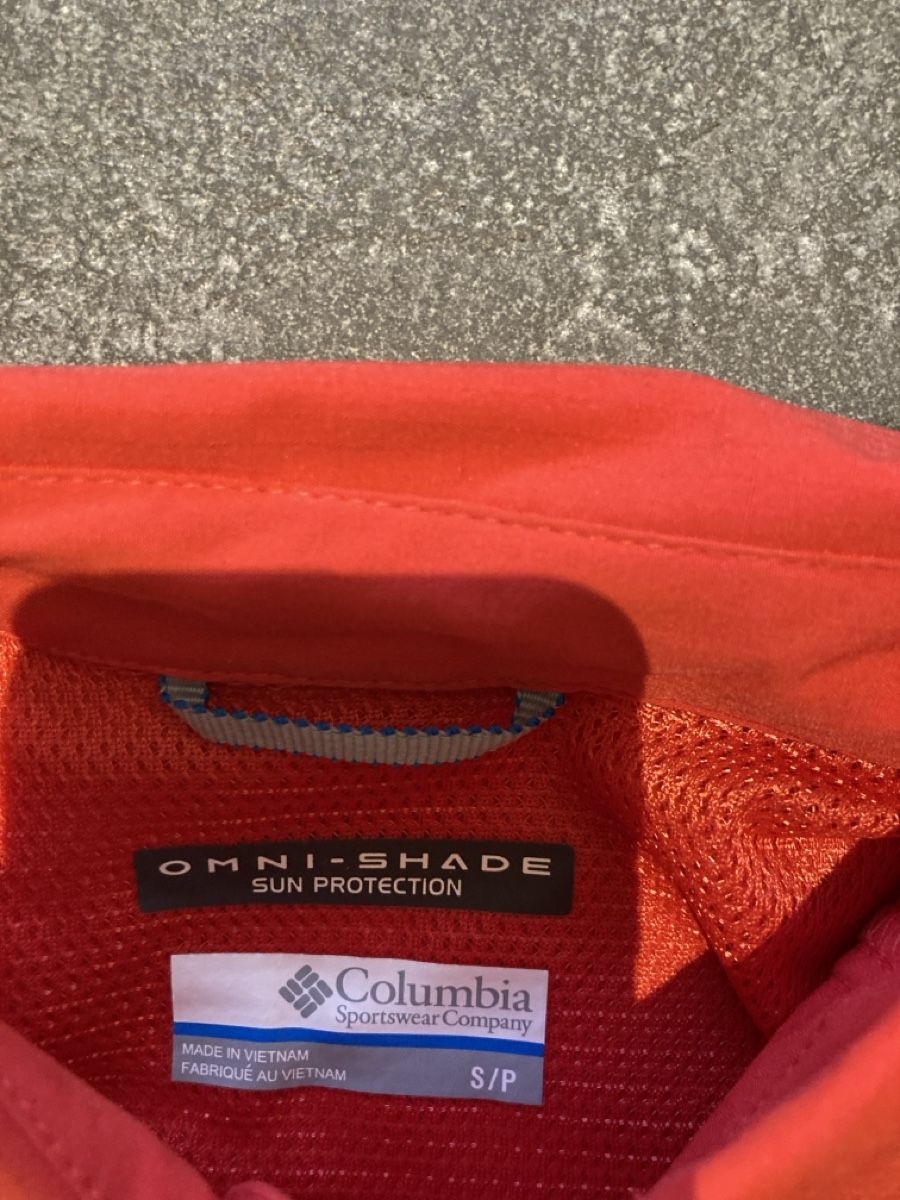 Columbia Chemisiers: Columbia Wanderbluse Grösse S, kurzarm – Neuf (Voir description) à Wynau par Sunshinee_77 2