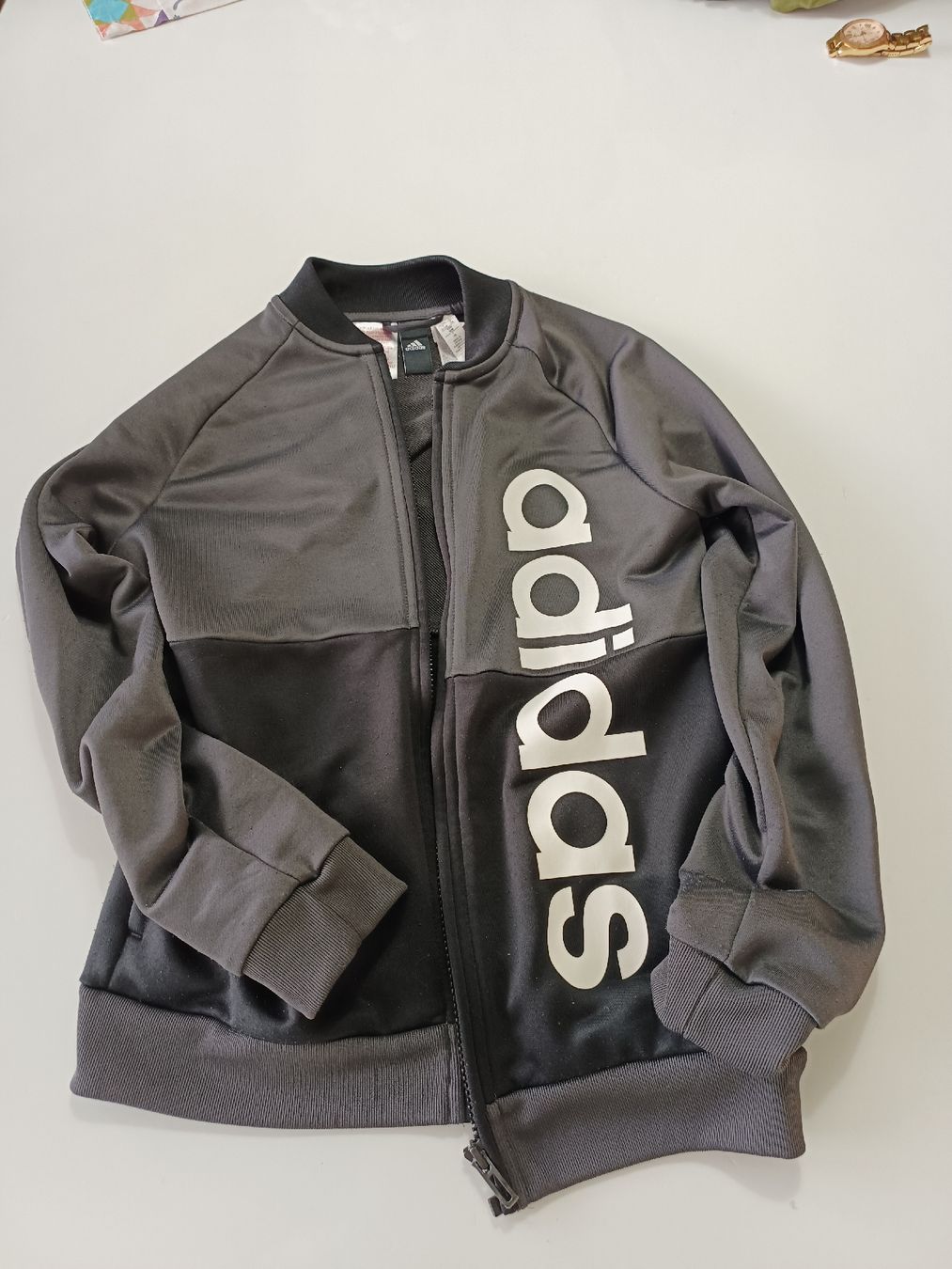 Adidas Vestes: veste adidas  – D'occasion à Froideville par JF46
