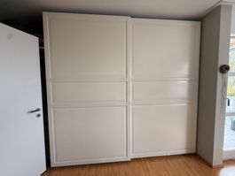 Kleiderschrank von IKEA - weiss mit Schiebetüren