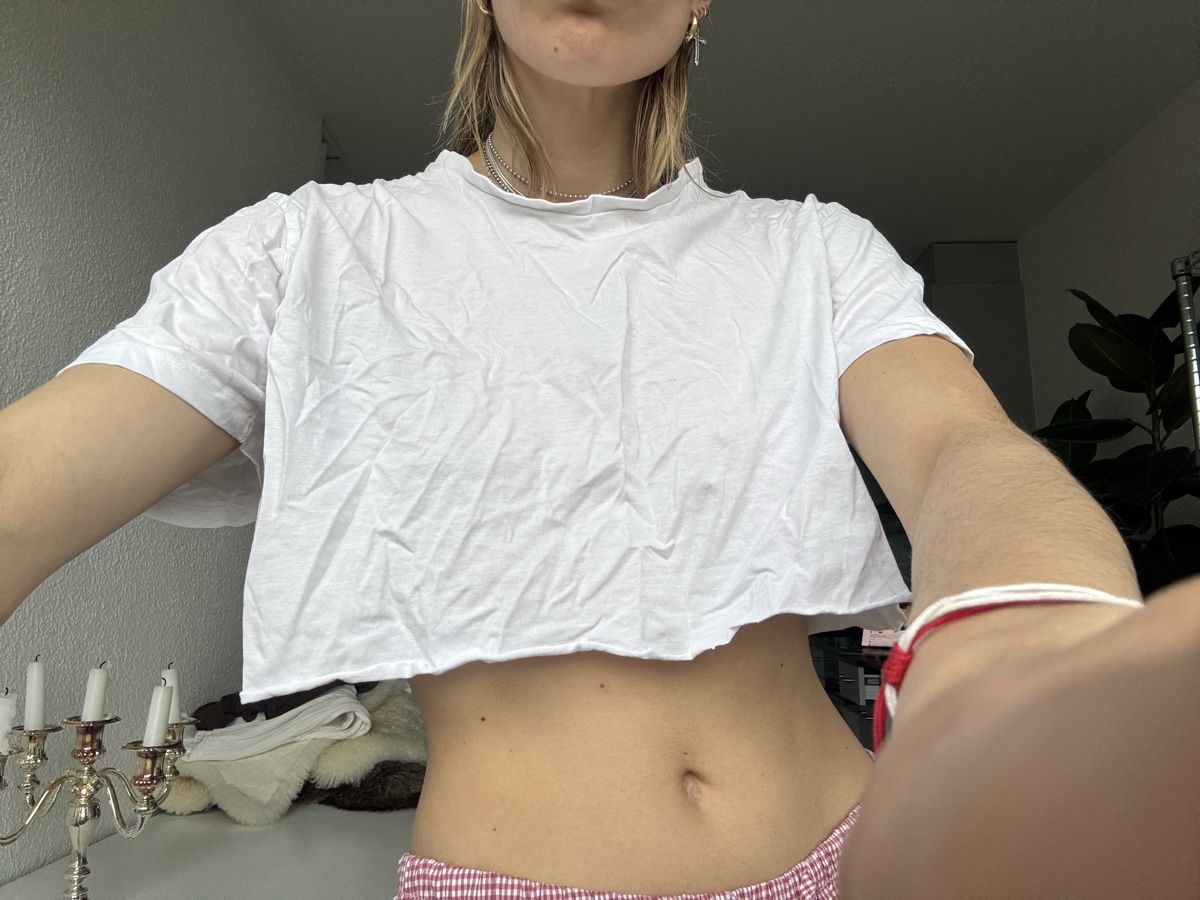 Top: Weisses Crop Shirt – Usato da Zürich venduto da forestF4iry 1