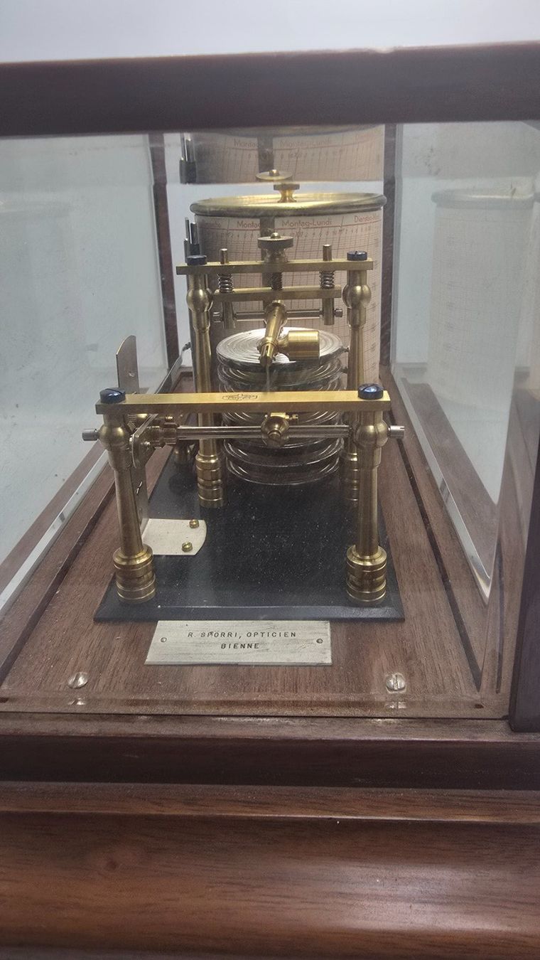 Altri elettrodomestici e apparecchi d’epoca: Barographe / Baromètre Ancien – Usato da La Chaux-de-Fonds venduto da curtitswisswatches 1