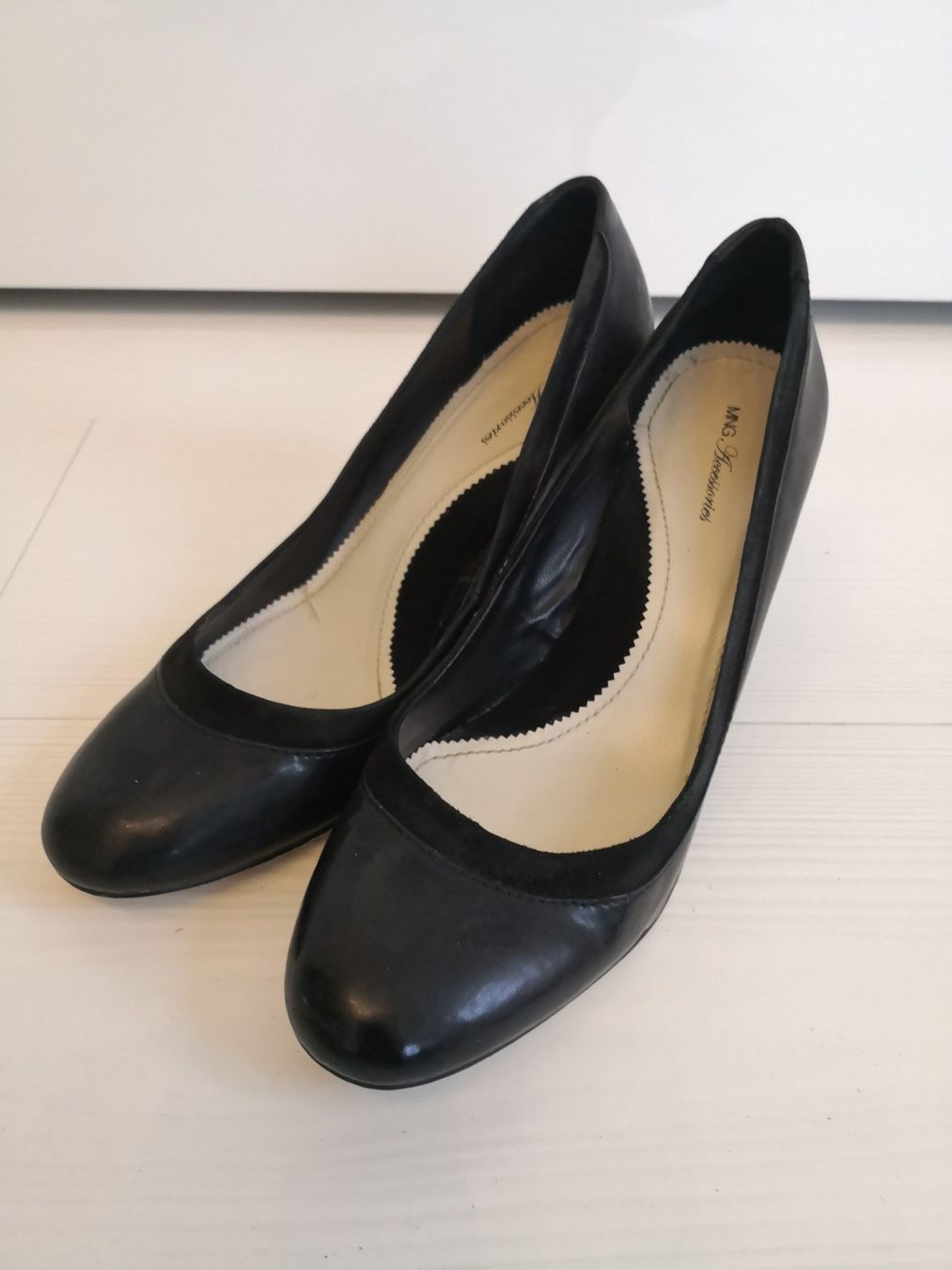 Mango Damenschuhe: 🤩MANGO LACK-PUMPS-SCHUHE, SCHWARZ – Gebraucht aus Olten von Naja-Twins-Twins 5