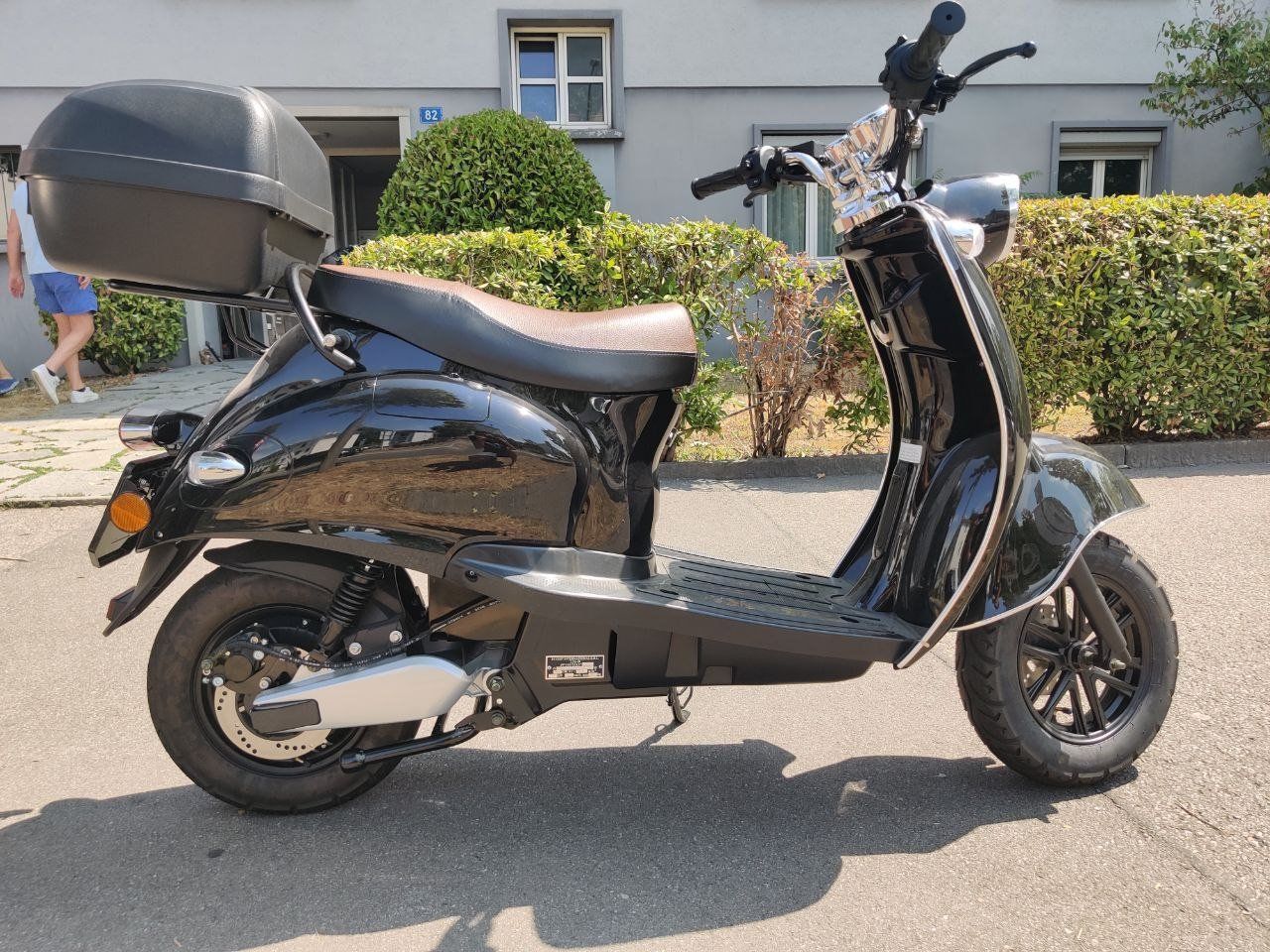 Scooter: Elektroroller schwarz Ugbest MRB-Retro neu – Nuovo e nell'imballaggio originale da Basel venduto da ili_j29z 1