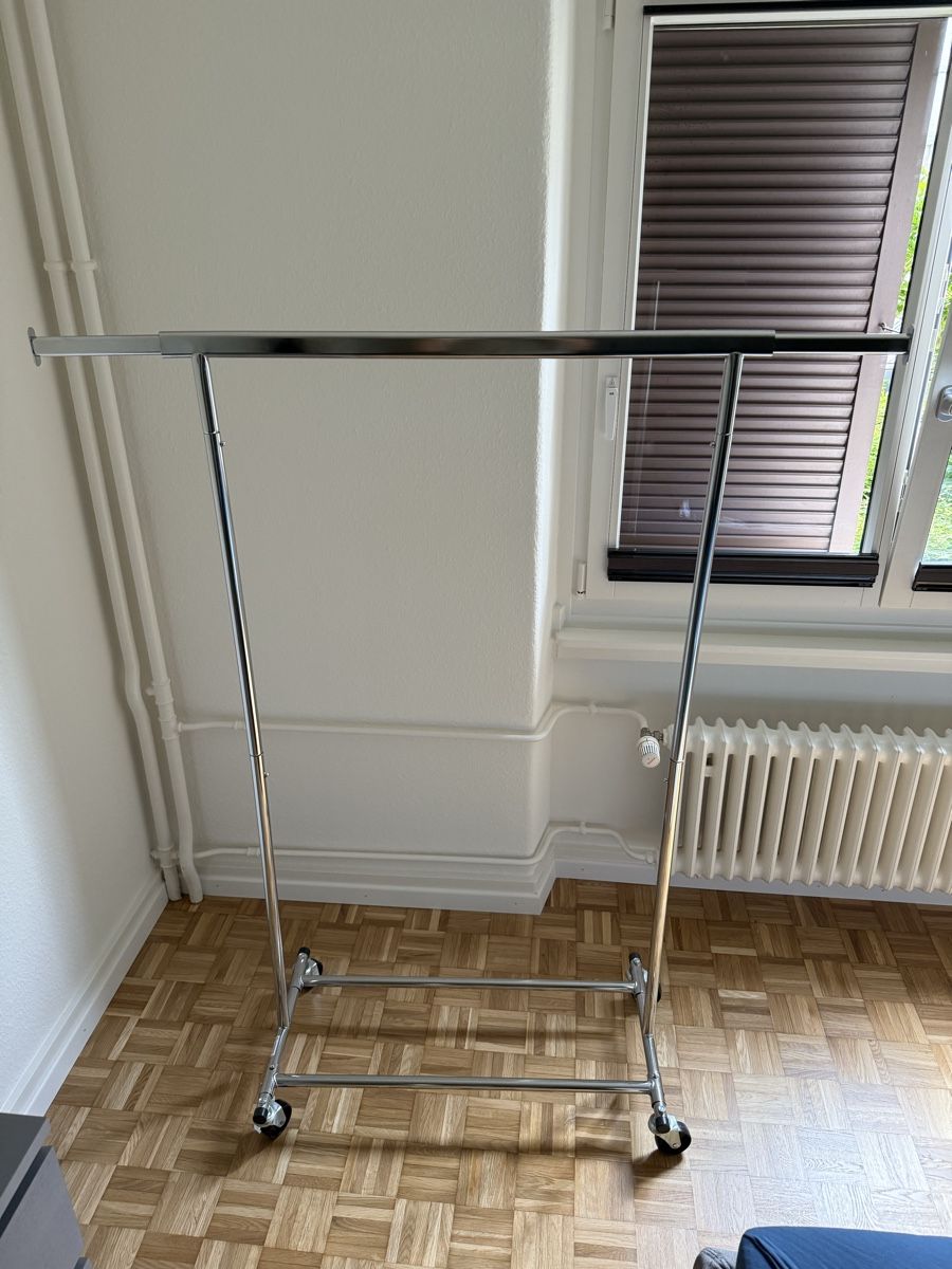Stenditoi: Garderobenständer / Clothes hanger stand – Usato da Zürich venduto da Alex77alex 1