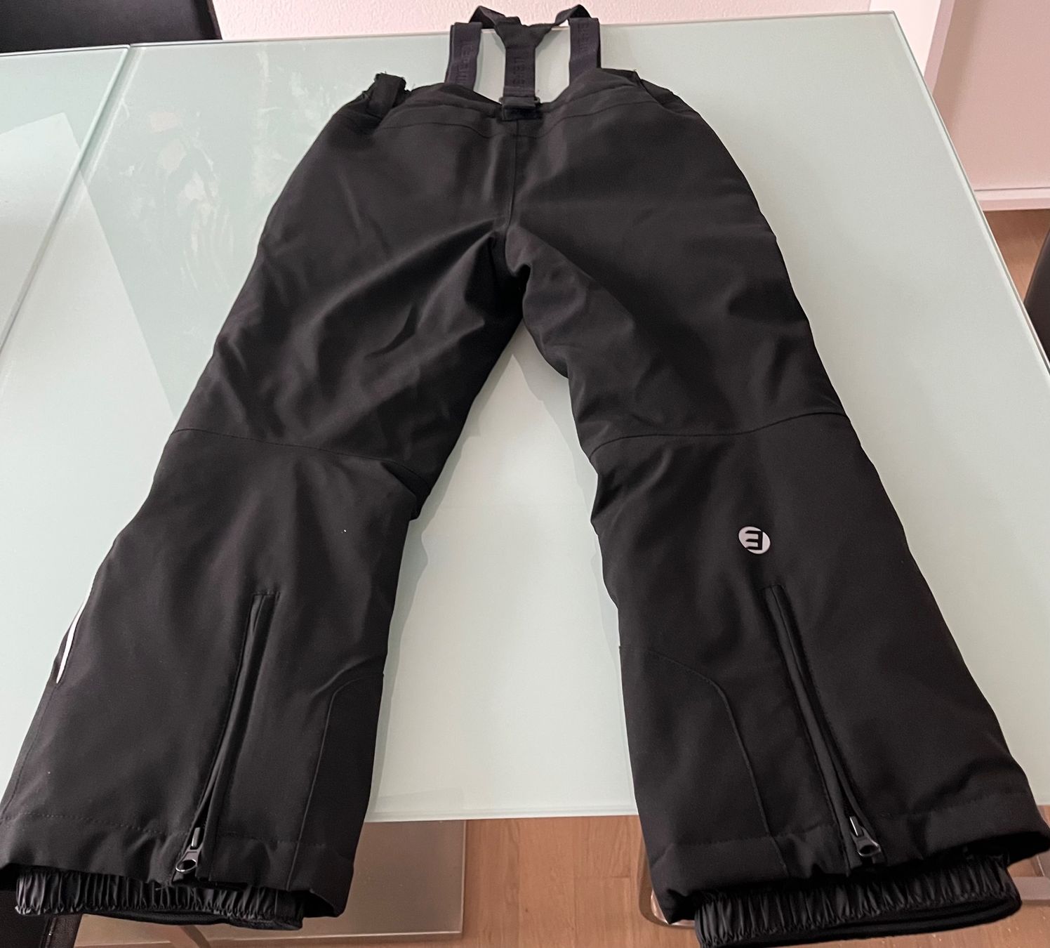 Pantaloni: Skihose schwarz Mädchen – Usato da Aesch BL venduto da girlisue 1