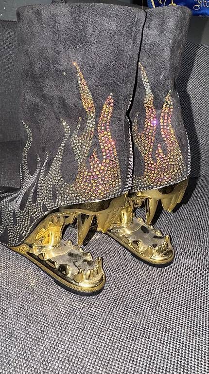 Scarpe da donna: GOTHIC HIGH HEEL BOOTS EU 40 – Usato da Gossau SG venduto da 2002gomes2002 2