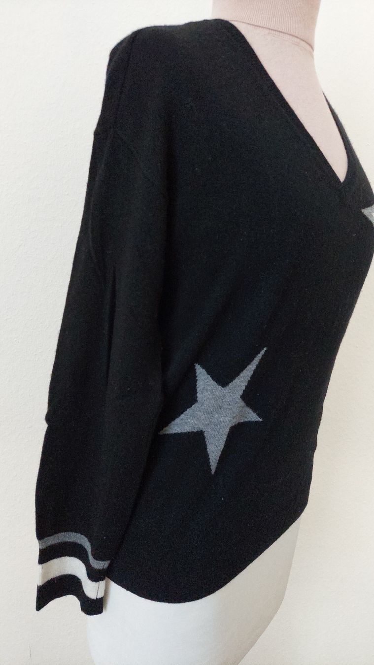 Gérard Darel Pullover & Sweatshirts: Gerard Darel Schwarzer Sternen-Pullover mit V-Ausschnitt gr1 – Gebraucht aus Gwatt (Thun) von Letzte-Chance 1