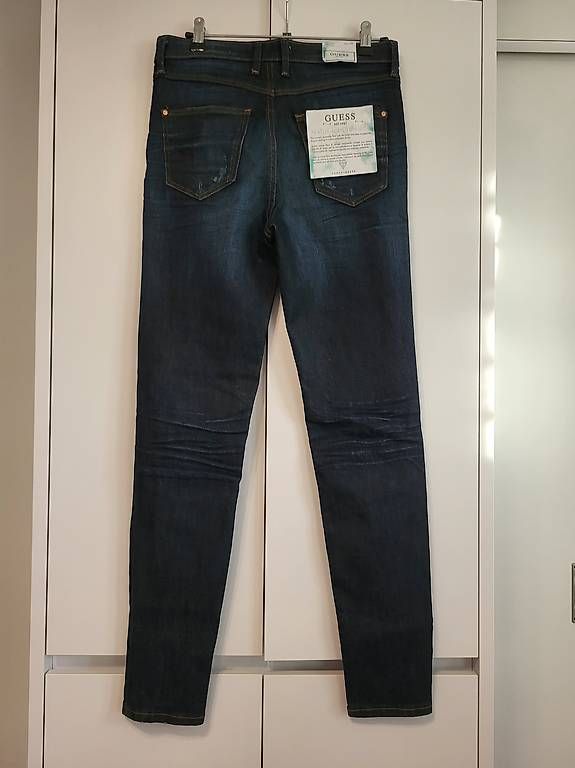 Guess Jeans: Neue Jeans Guess,  Gr 25 – Nuovo (secondo la descrizione) da Suhr venduto da lul_87gh 1