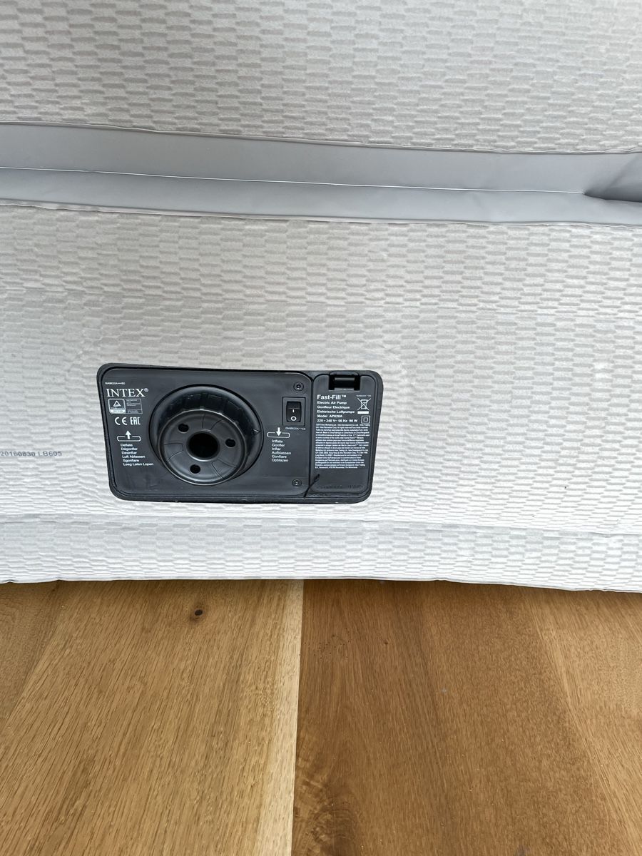 Matratzen: Intex Luftbett 2 Stück – Gebraucht aus Schwerzenbach von Muffi01 4