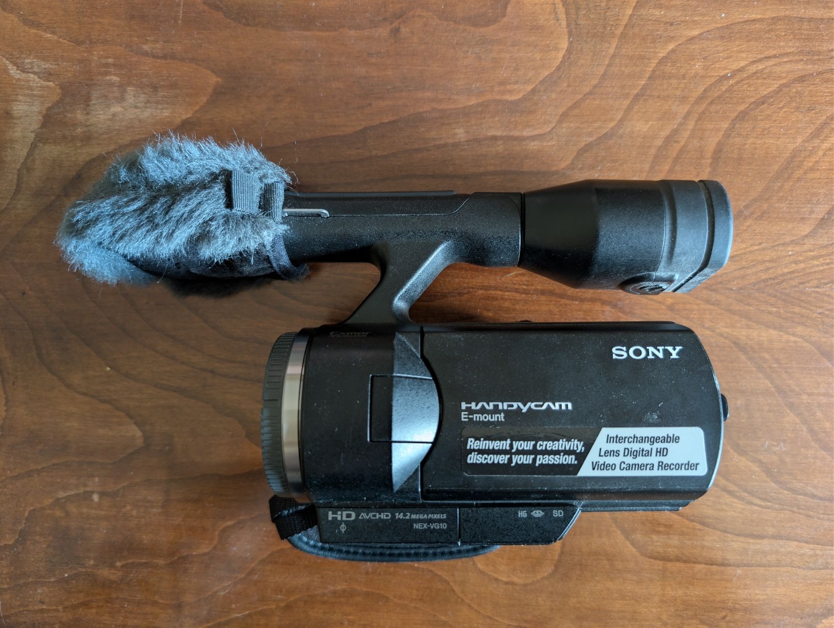 Sony Camcorder: Sony NEX-VG10E Handycam E-mount APS-C - body + accessories – Gebraucht aus Lutry von alex3dfan