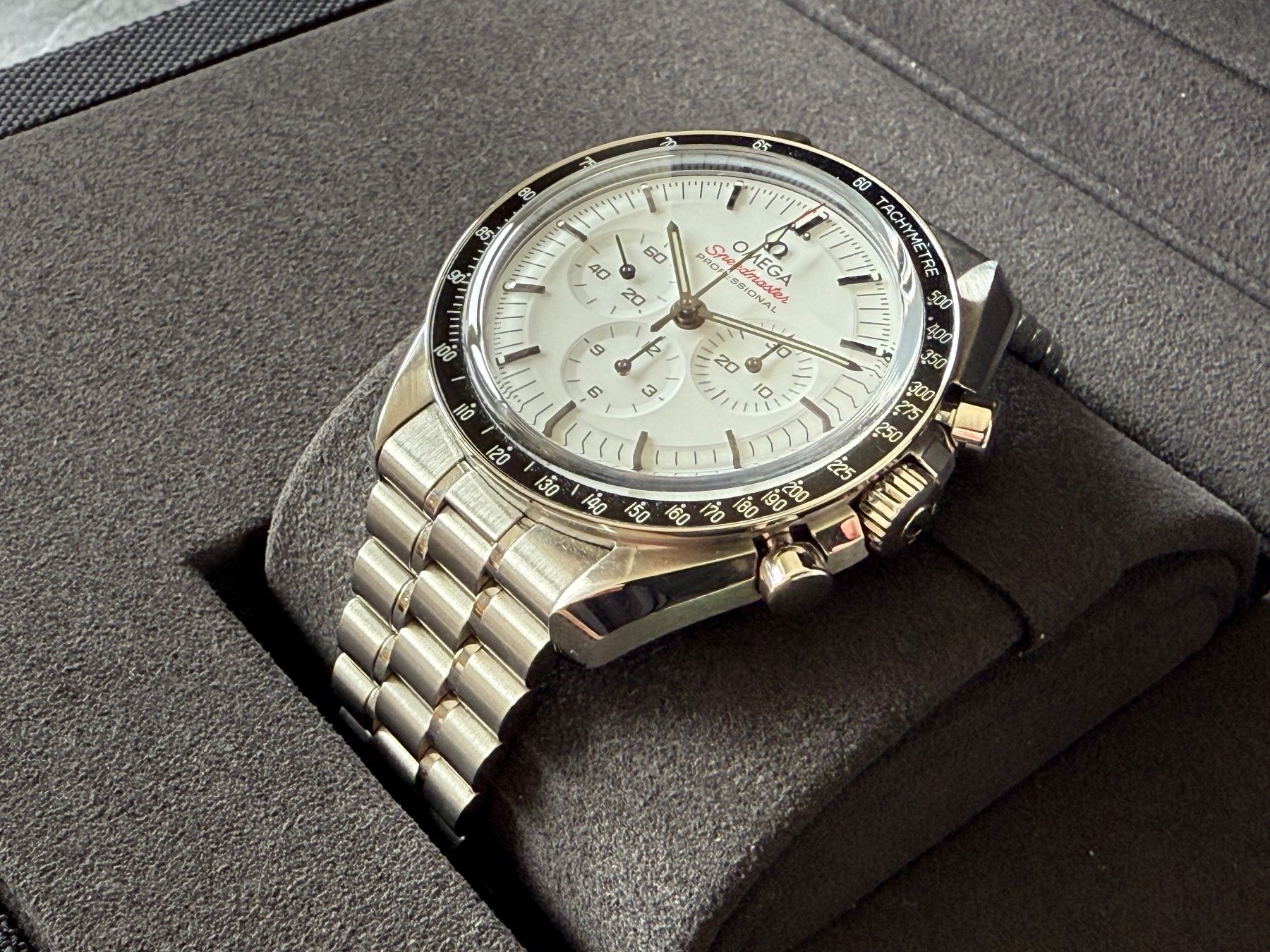 Omega Orologi: Omega Speedmaster Moonwatch 42mm weisses Zifferblatt – Nuovo e nell'imballaggio originale da Worblaufen venduto da Sissi10 2