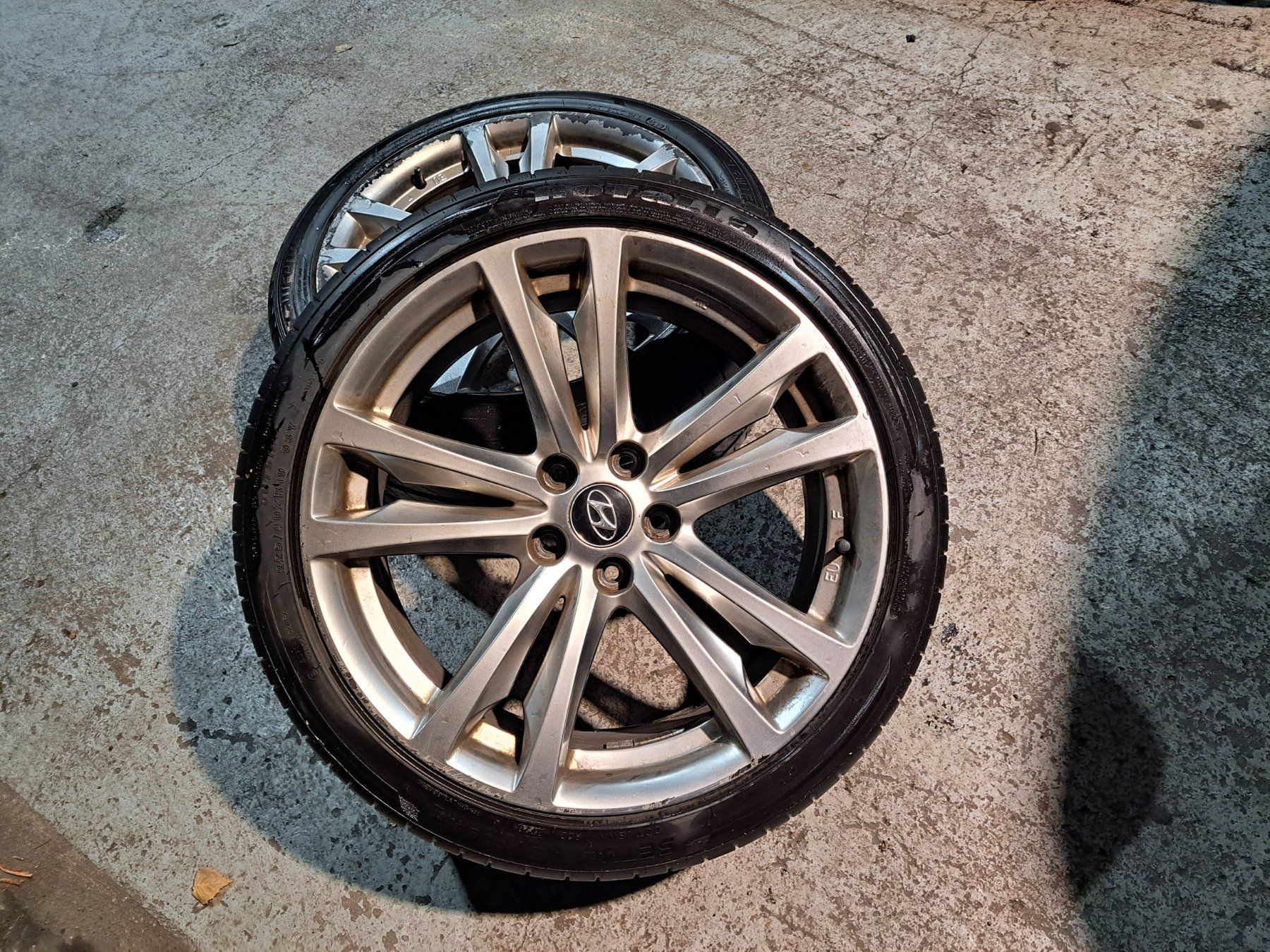 Hyundai Pneumatici & Ruote complete: Alufelgen Hyundai Genesis – Usato da Neuhausen venduto da ORGULLO 4