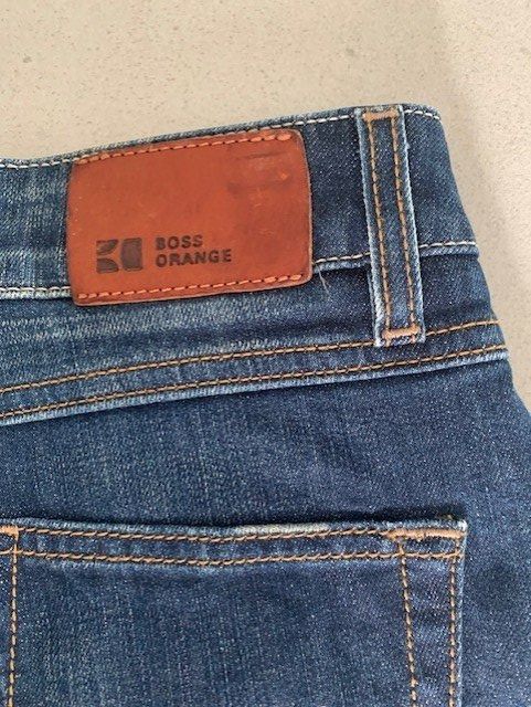 Hugo Boss Gonne: Jupe en jeans de Hugo Boss – Nuovo (secondo la descrizione) da St-Aubin-Sauges venduto da Juliezan 7