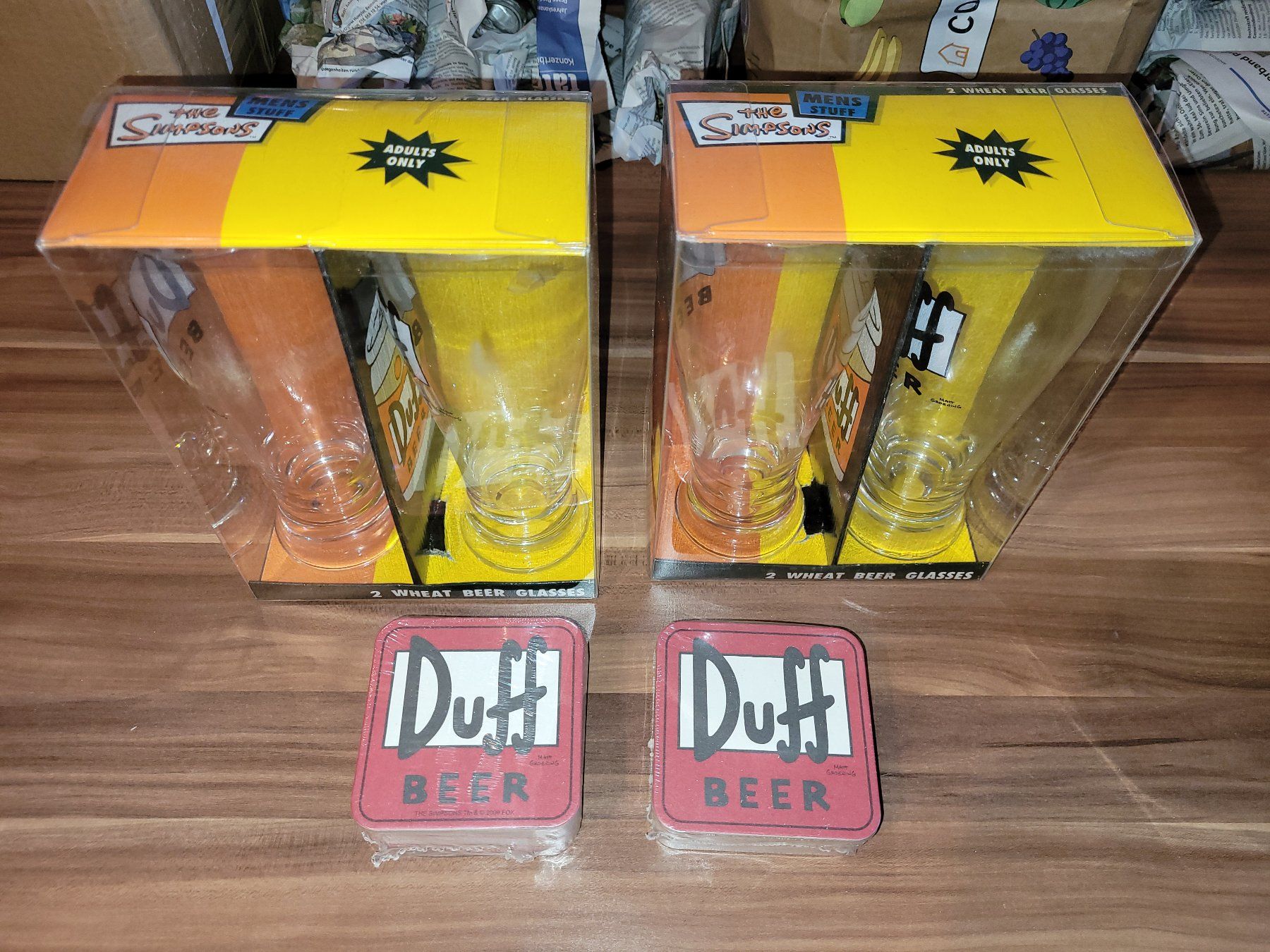 Bicchieri: 4 Duff Bier Gläser – Nuovo e nell'imballaggio originale da Beinwil (Freiamt) venduto da Tourigny