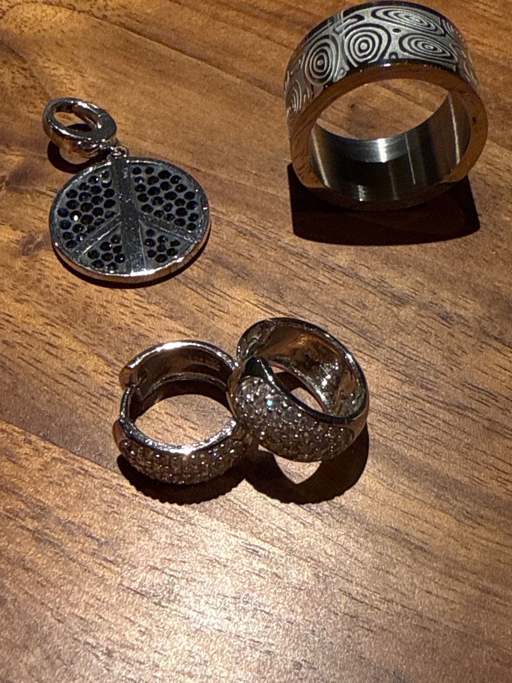 Sonstiger Schmuck: Edler Schmuck: Ring, Ohrringe, Anhänger mit Steinchen – Gebraucht aus Bassersdorf von padriga68 1