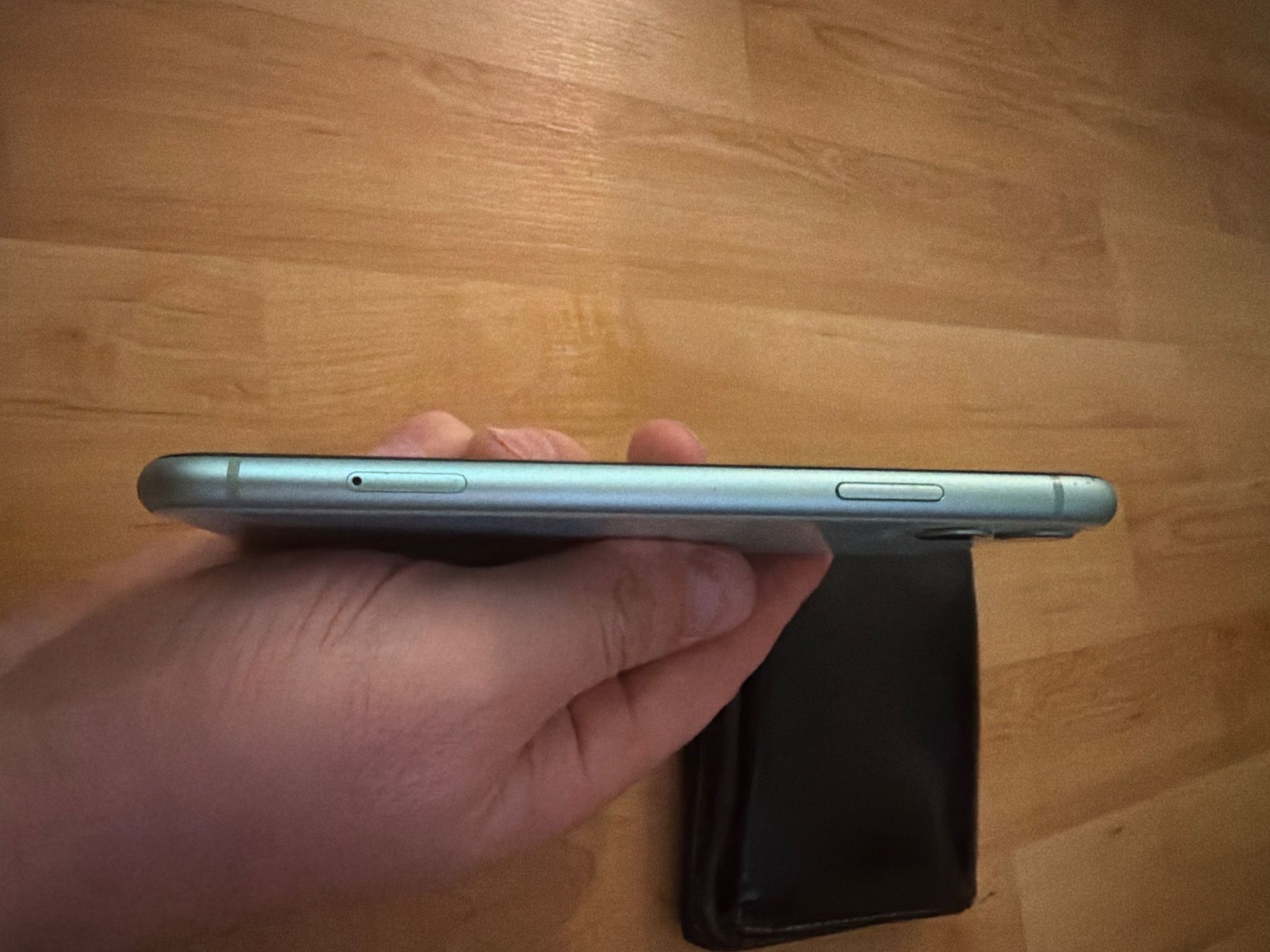 Apple Handys / Smartphones: Iphone 11 64 go turquoise – Defekt aus Lausanne von sah_5wsx 4